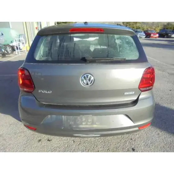 VOLKSWAGEN POLO (6R1) '2017 5 PUERTAS GRIS OSCURO