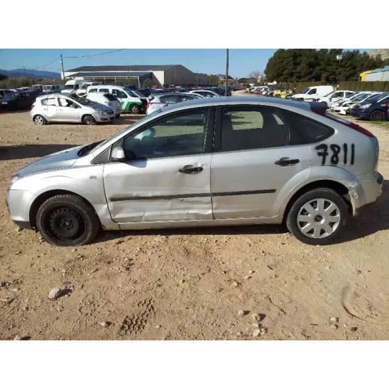 FORD FOCUS BERLINA (CAP) '2006 GHIA GRIS