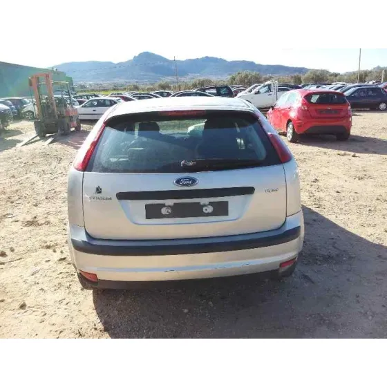 FORD FOCUS BERLINA (CAP) '2006 GHIA GRIS