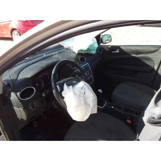 FORD FOCUS BERLINA (CAP) '2006 GHIA GRIS
