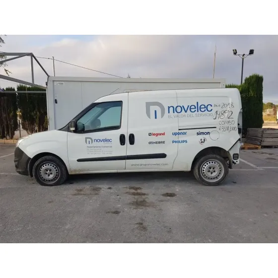 OPEL COMBO D '2018 CARGO L2H1 2,4T BLANCO