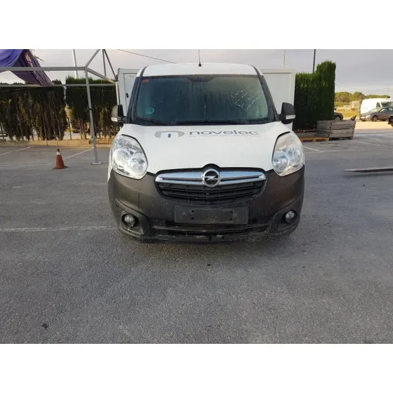 OPEL COMBO D '2018 CARGO L2H1 2,4T BLANCO