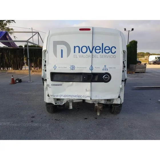 OPEL COMBO D '2018 CARGO L2H1 2,4T BLANCO