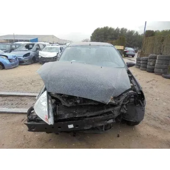 FORD FOCUS BERLINA (CAK) '2004 AMBIENTE NEGRO