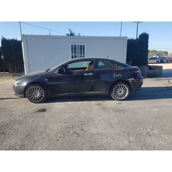 ALFA ROMEO GT (125) '2009 1.9 JTD 16V M-JET DISTINCTIVE (10.2006->) NEGRO