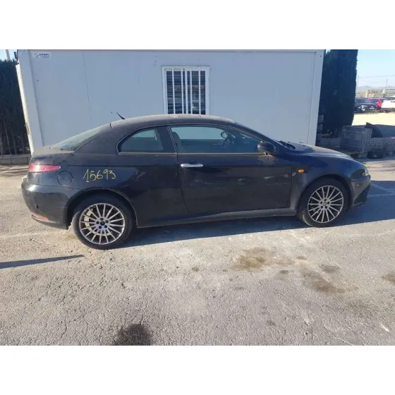 ALFA ROMEO GT (125) '2009 1.9 JTD 16V M-JET DISTINCTIVE (10.2006->) NEGRO
