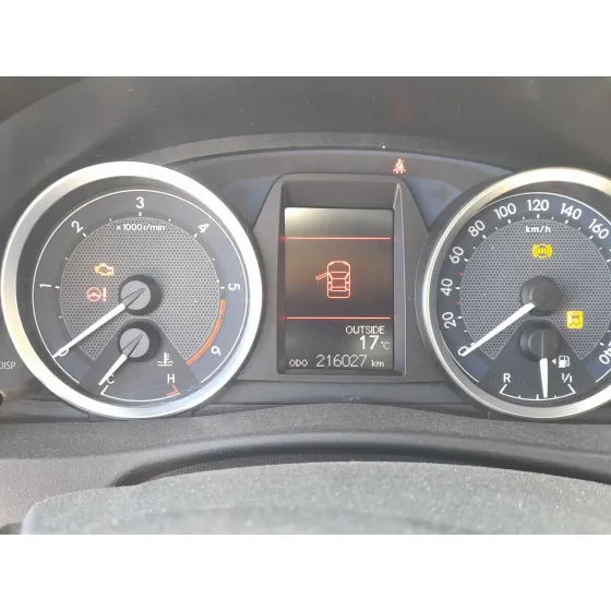 Toyota AURIS (_E18_) 2012