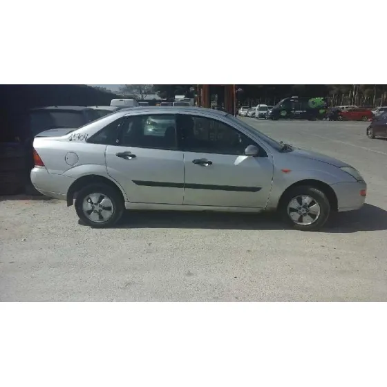 FORD FOCUS BERLINA (CAK) '2001 GHIA GRIS PLATA