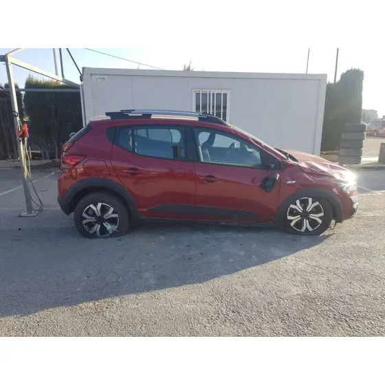 DACIA SANDERO '2022 CONFORT GRANATE