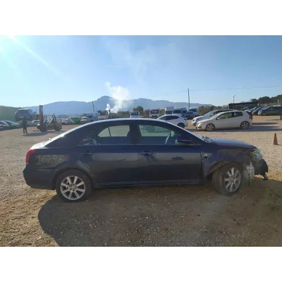 TOYOTA AVENSIS BERLINA (T25) '2005 2.0 D-4D SOL AZUL