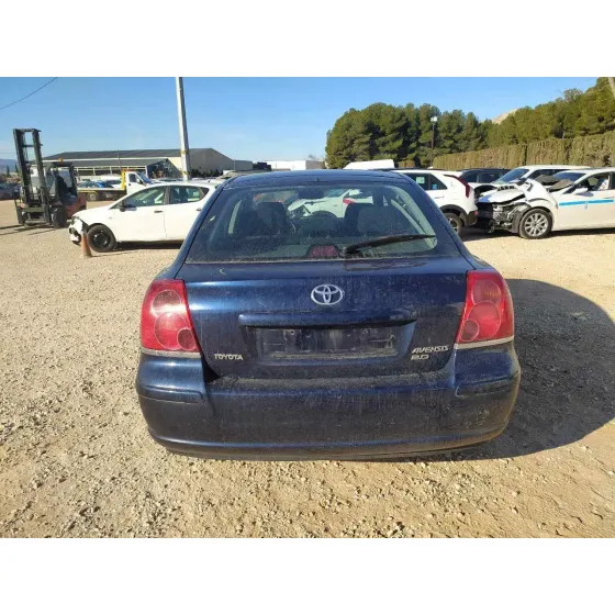 TOYOTA AVENSIS BERLINA (T25) '2005 2.0 D-4D SOL AZUL