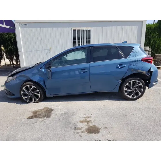TOYOTA AURIS '2015 ACTIVE AZUL