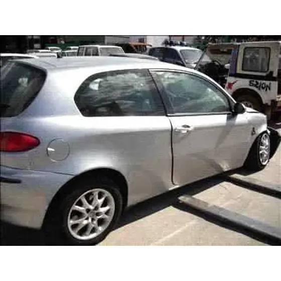 ALFA ROMEO 147 (190) '2000 1.6 T.SPARK DISTINCTIVE GRIS
