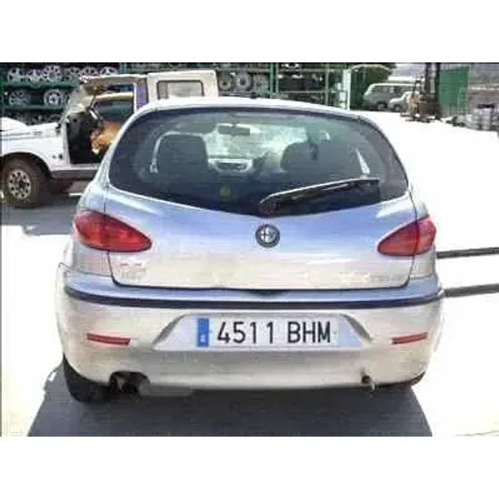 ALFA ROMEO 147 (190) '2000 1.6 T.SPARK DISTINCTIVE GRIS