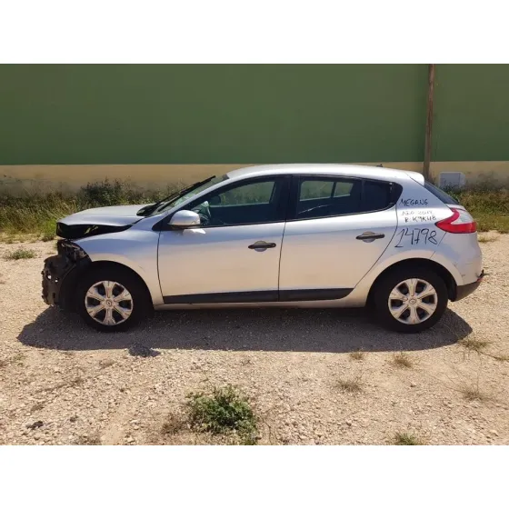 RENAULT MEGANE III BERLINA 5 P '2012 AUTHENTIQUE GRIS