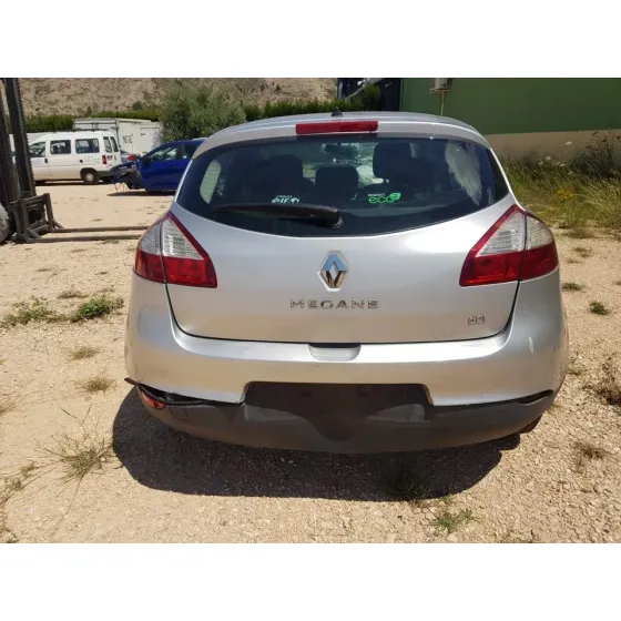 RENAULT MEGANE III BERLINA 5 P '2012 AUTHENTIQUE GRIS