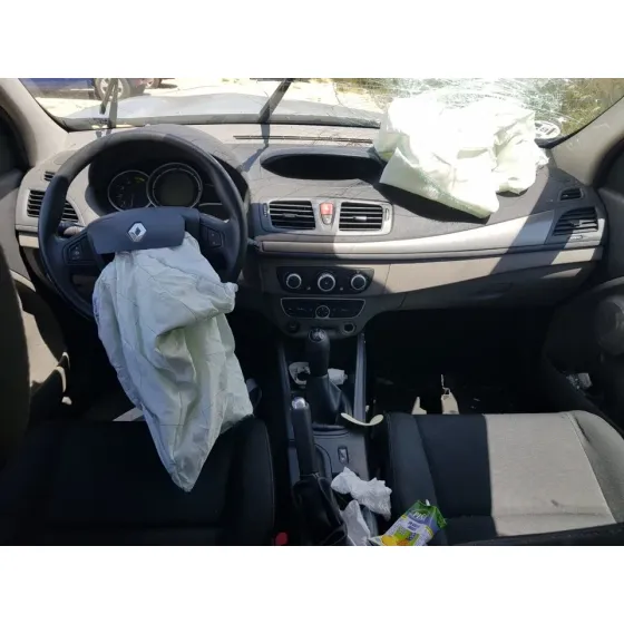 RENAULT MEGANE III BERLINA 5 P '2012 AUTHENTIQUE GRIS