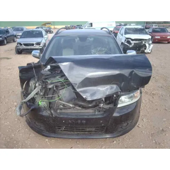 VOLVO V50 FAMILIAR '2007 2.0 D MOMENTUM NEGRO