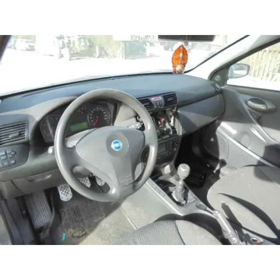 FIAT STILO (192) '2004 1.6 16V GRIS OSCURO
