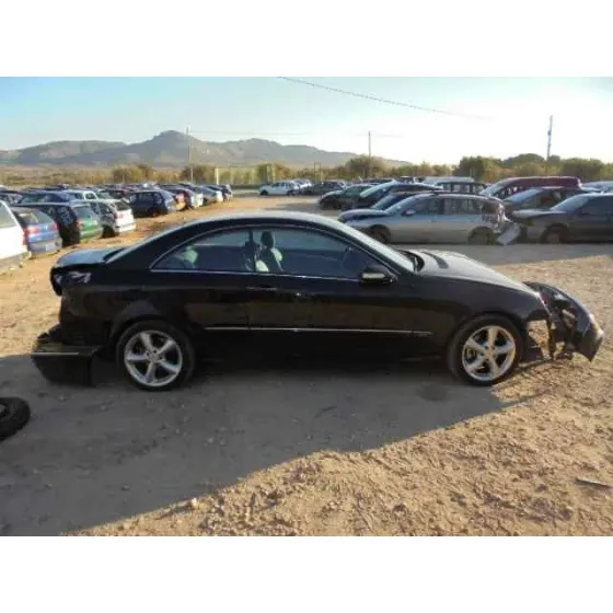 MERCEDES CLASE CLK (W209) COUPE '2005 240 (209.361) NEGRO