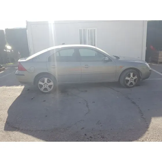 FORD MONDEO BERLINA (GE) '2002 AMBIENTE BEIG