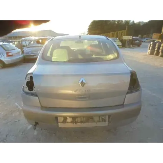 RENAULT MEGANE II CLASSIC BERLINA '2004 CONFORT AUTHENTIQUE GRIS OSCURO