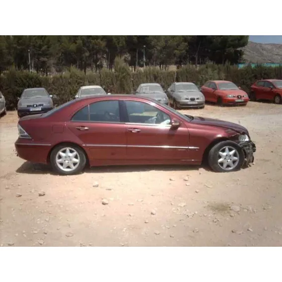 MERCEDES CLASE C (W203) BERLINA '2002 180 COMPRESSOR (203.046) GRANATE