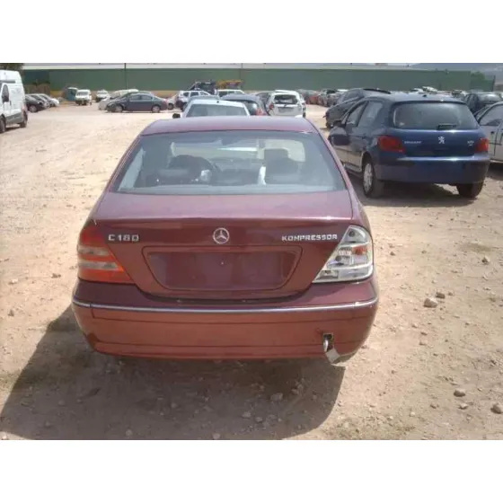 MERCEDES CLASE C (W203) BERLINA '2002 180 COMPRESSOR (203.046) GRANATE