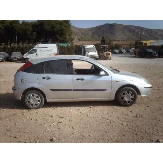 FORD FOCUS BERLINA (CAK) '2003 GHIA GRIS