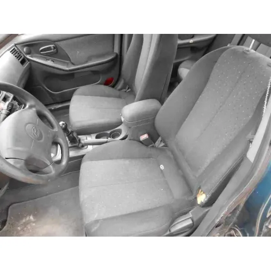 HYUNDAI ELANTRA (XD) '2003 2.0 CRDI COMFORT (4-PTAS.) VERDE