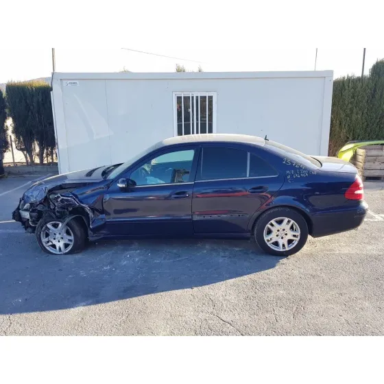 MERCEDES CLASE E (W211) BERLINA '2012 E 200 CDI (211.004) NEGRO