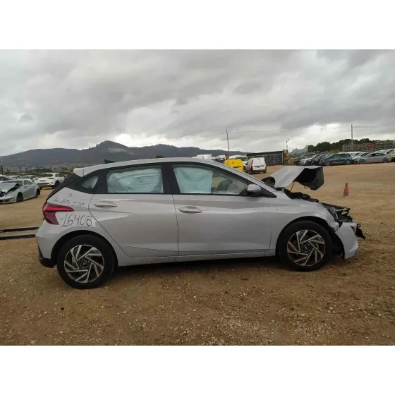 HYUNDAI I 20 '2023 TECNO MILD-HYBRID GRIS