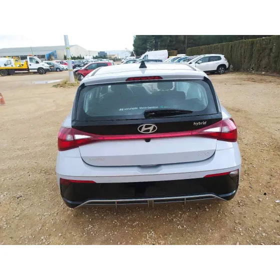 HYUNDAI I 20 '2023 TECNO MILD-HYBRID GRIS