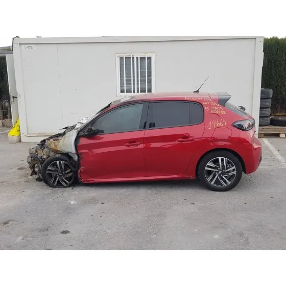 PEUGEOT 208 (P2) '2021 ALLURE ROJO