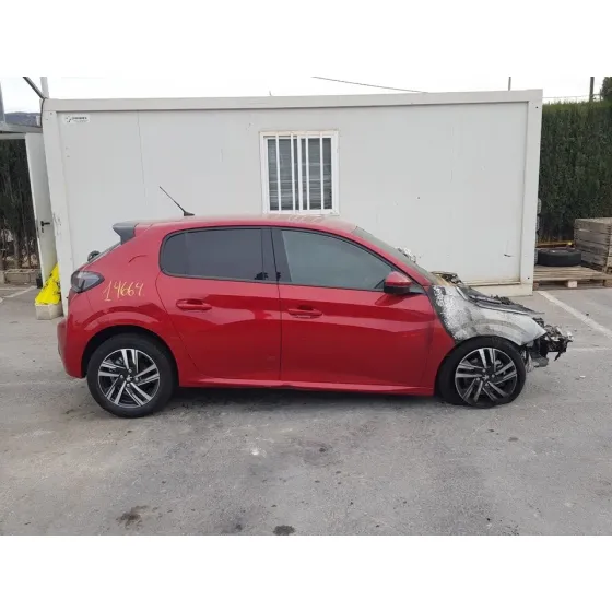 PEUGEOT 208 (P2) '2021 ALLURE ROJO