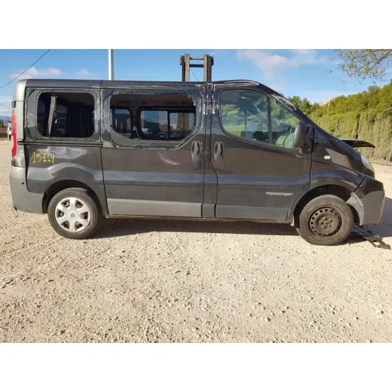 RENAULT TRAFIC COMBI (AB 4.01) '2013 9 - PLAZAS (L1H1) 2,9T COMBI CORTO NEGRO