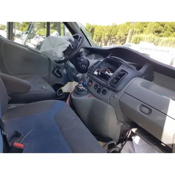 RENAULT TRAFIC COMBI (AB 4.01) '2013 9 - PLAZAS (L1H1) 2,9T COMBI CORTO NEGRO