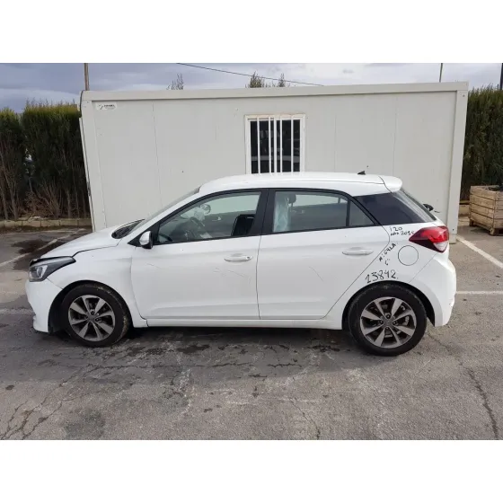 HYUNDAI I20 '2015 CLASSIC BLANCO