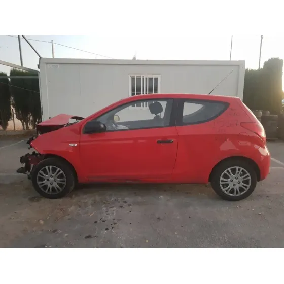 HYUNDAI I20 '2010 CLASSIC ROJO