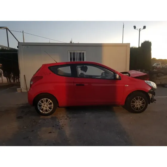 HYUNDAI I20 '2010 CLASSIC ROJO