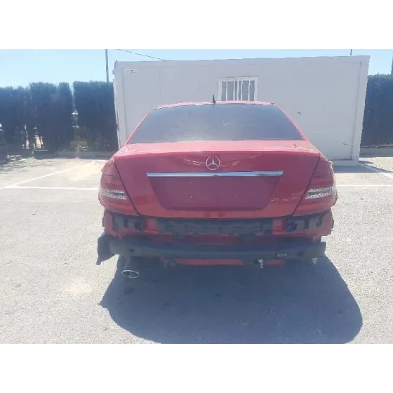 MERCEDES CLASE C (W204) LIM. '2011 C 220 CDI BLUEEFFICIENCY (204.002) ROJO