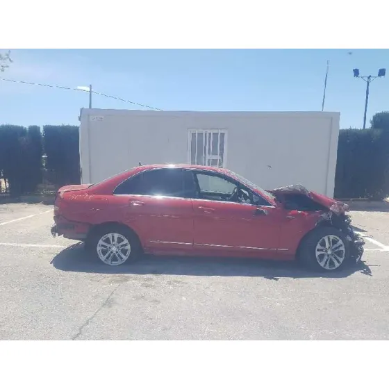 MERCEDES CLASE C (W204) LIM. '2011 C 220 CDI BLUEEFFICIENCY (204.002) ROJO
