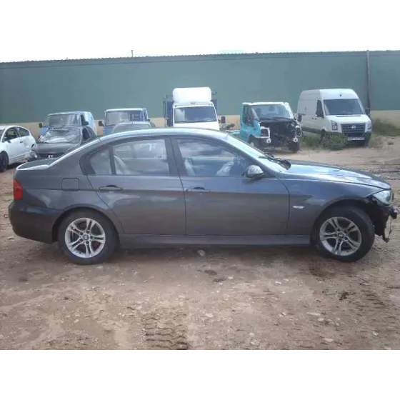 BMW SERIE 3 BERLINA (E90) '2008 318D GRIS OSCURO