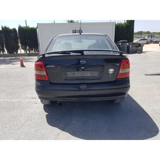OPEL ASTRA G BERLINA '2002 CLUB NEGRO