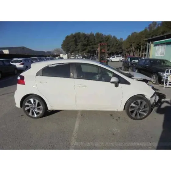 KIA RIO '2016 BASIC BLANCO