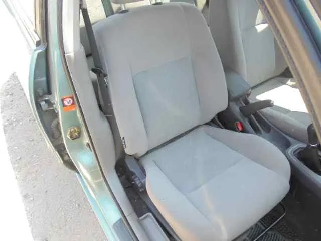 NISSAN ALMERA (N16/E) NISSAN ALMERA (N16/E) '2002 COMFORT VERDE 2000
