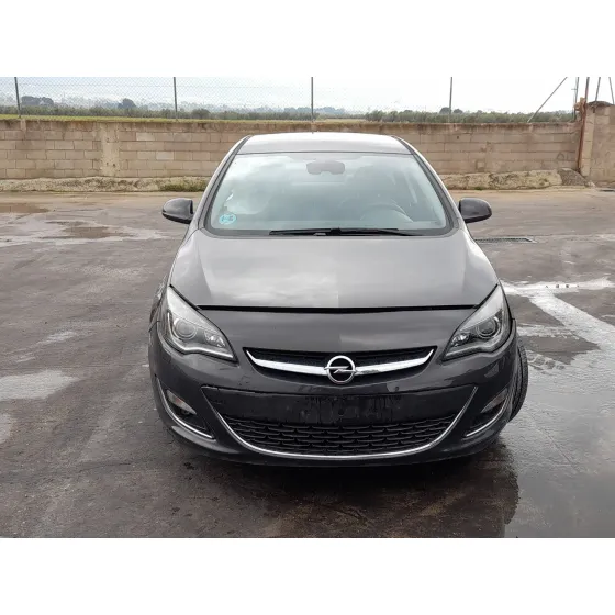 Opel ASTRA J SEDAN 2012