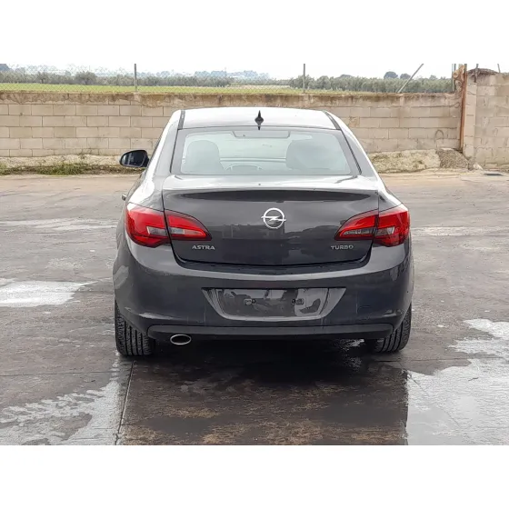 Opel ASTRA J SEDAN 2012