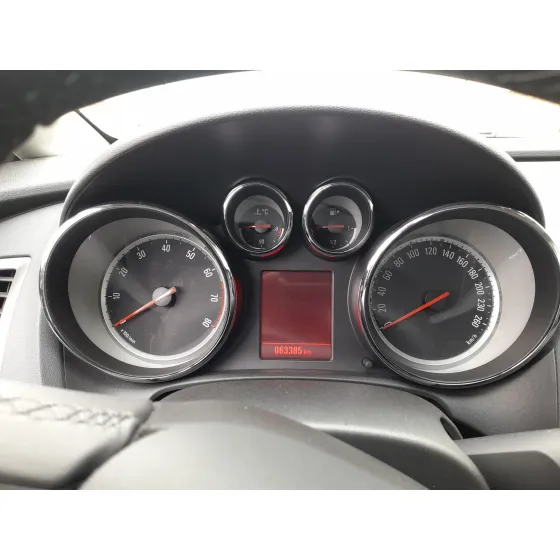 Opel ASTRA J SEDAN 2012