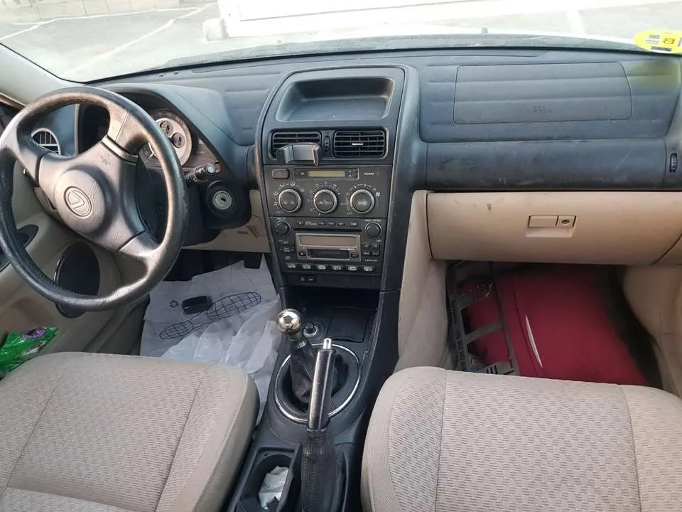 LEXUS IS200 (GXE10) '2004 2.0 GRIS OSCURO